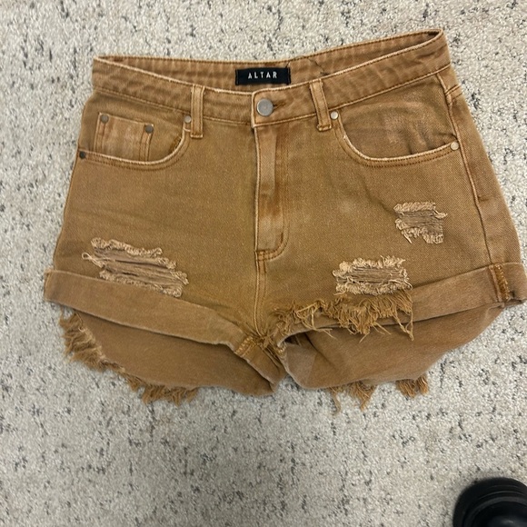 Alter size 29 EUC Women's Brown Distressed Shorts - Picture 3 of 6